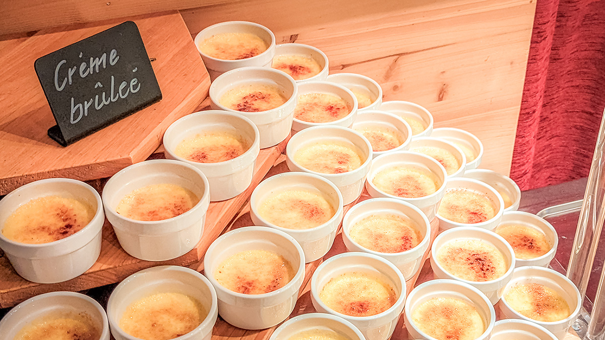 Crème brûlèe am Abendbuffet