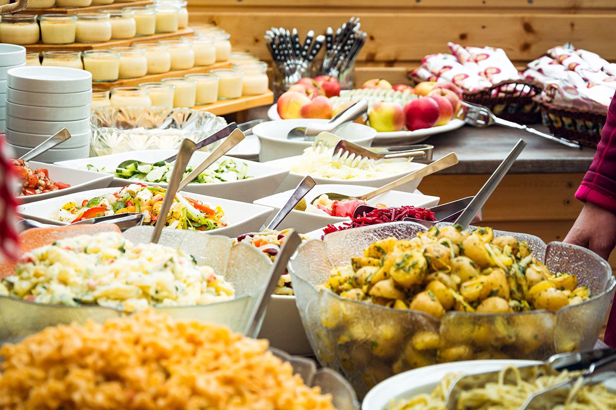 Hausgemachte Salatspezialitäten unserer Halbpension